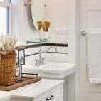 farmhouse bathroom 10